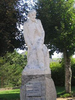 statue d'eugene viala