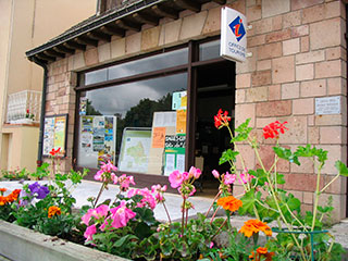 L'office de tourisme de Salles-Curan